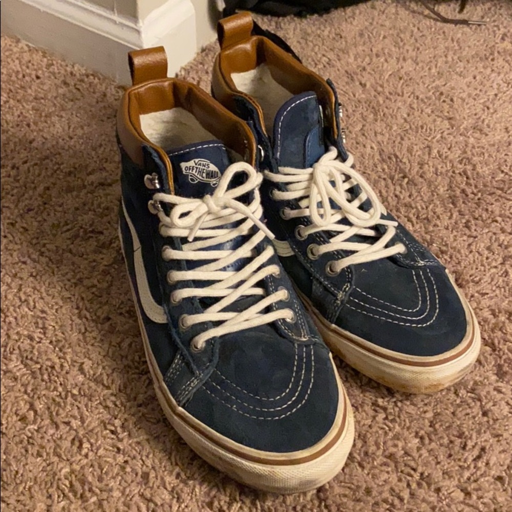 Fleece-Lined, Navy Blue Seude Vans